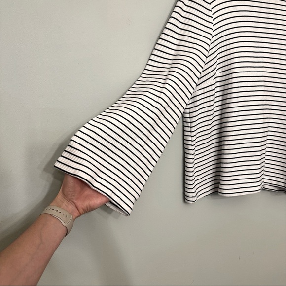 Banana Republic 100% cotton Flowy Blouse White and Navy Stripes Bow Size Large - Picture 3 of 9